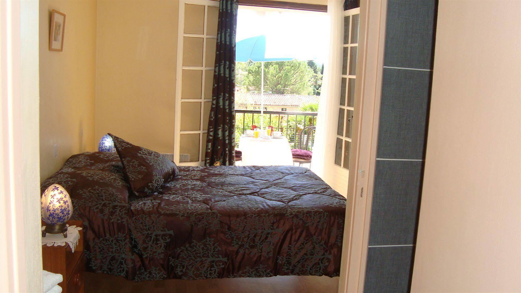 Hotel De La Poste Peymeinade ภายนอก รูปภาพ